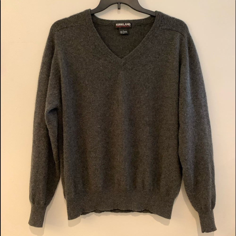 DONATING 10/18 Vintage Grey Cashmere Sweater🐘